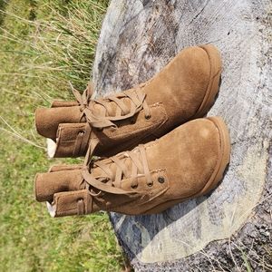 Bearpaw Lace up Boots